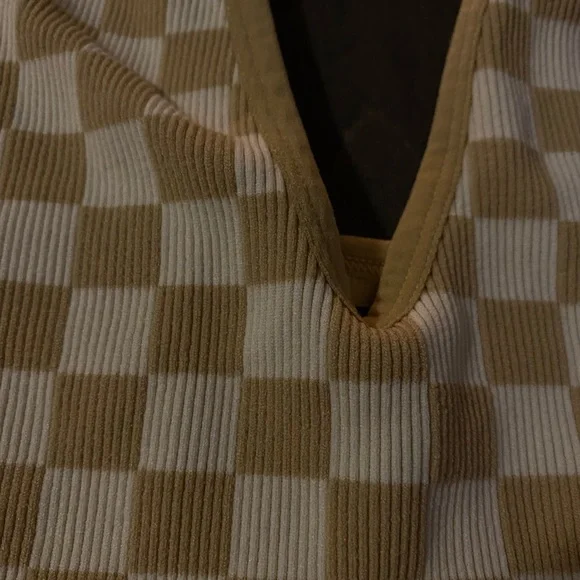 GARAGE TANK - Picture 3 of 6